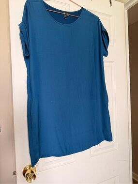 Blue Women’s Short Sleeve Casual Tunic Top (small boutique brand)